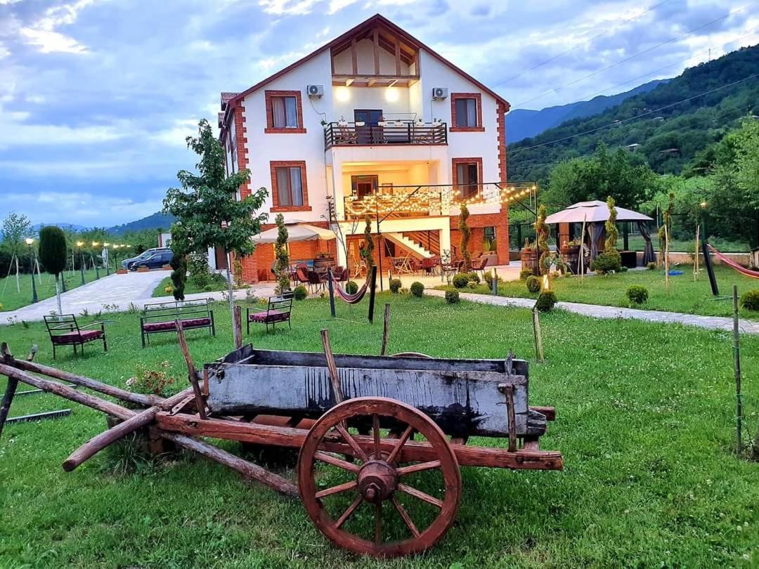 Karse Hotel Ambrolauri Luaran gambar