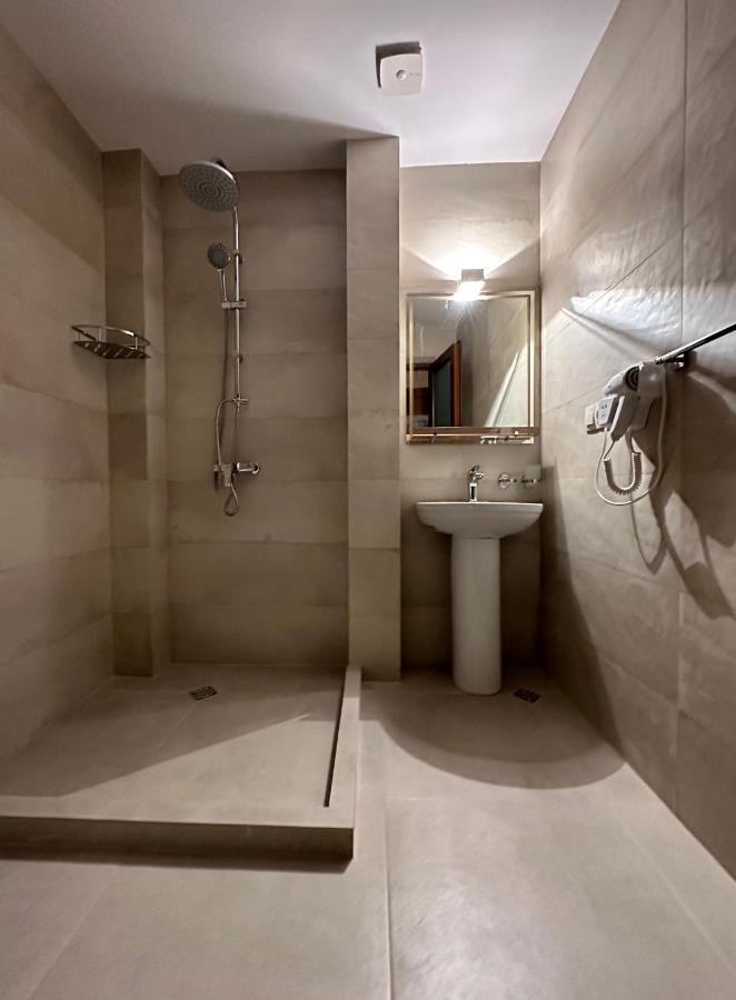Karse Hotel Ambrolauri Luaran gambar